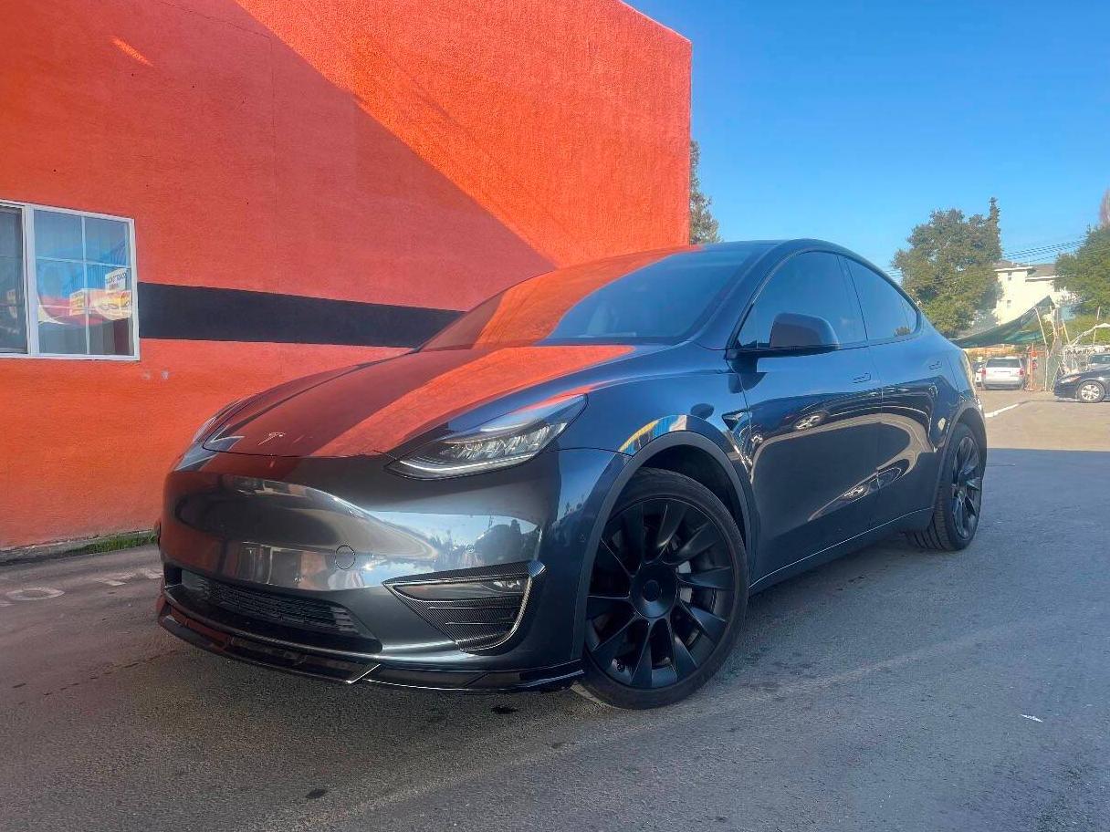 TESLA MODEL Y 2020 5YJYGDEE2LF040371 image